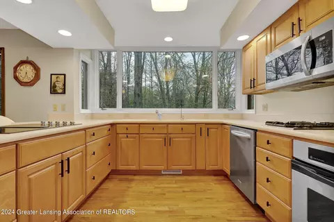 Kitchen - 4633 Jadestone Dr, Williamston, MI 48895 photo 2 of 5