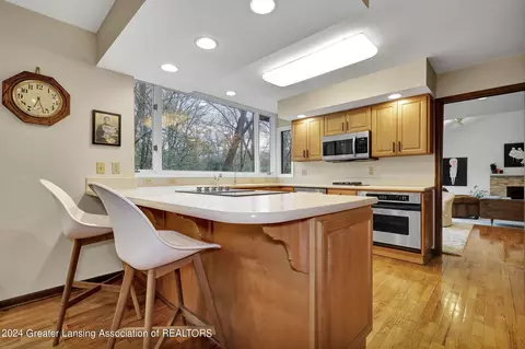 Kitchen - 4633 Jadestone Dr, Williamston, MI 48895 photo 3 of 5