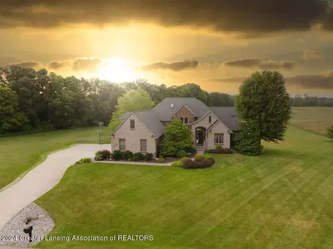 1009 Cherry Valle Ln, Williamston, MI 48895