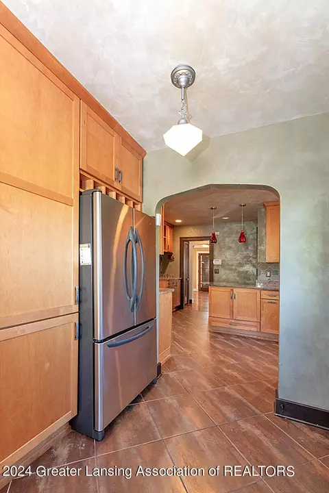Kitchen - 528 Everett Dr, Lansing, MI 48915 photo 6 of 6