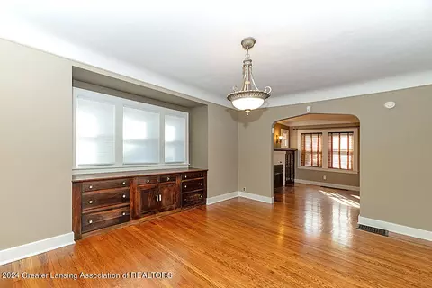 Dining - 528 Everett Dr, Lansing, MI 48915 photo 2 of 2