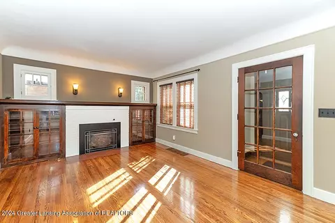 Living - 528 Everett Dr, Lansing, MI 48915 photo 1 of 4