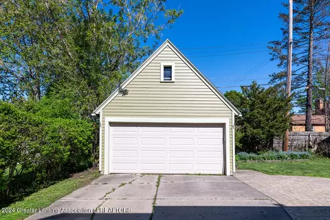 Exterior - 528 Everett Dr, Lansing, MI 48915 photo 2 of 3