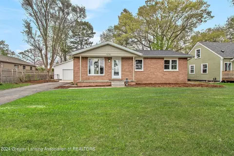 578 Roselane Dr, Howell, MI 48843