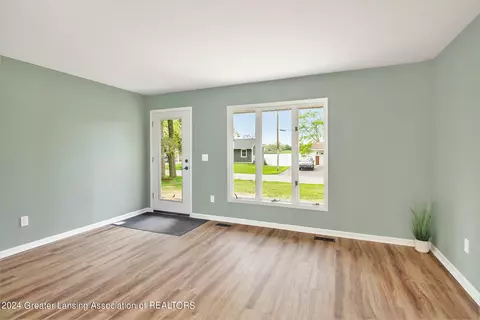 Living - 578 Roselane Dr, Howell, MI 48843 photo 1 of 3