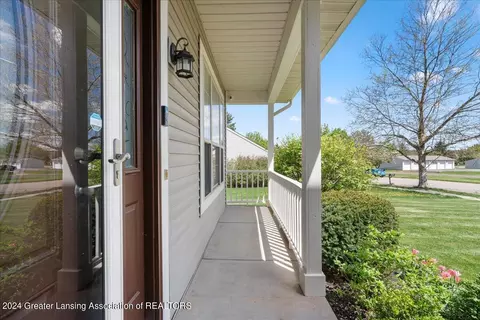 12822 Isle Royale Dr, Dewitt, MI 48820 photo 6