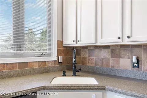 12822 Isle Royale Dr, Dewitt, MI 48820 photo 16