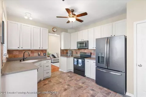 12822 Isle Royale Dr, Dewitt, MI 48820 photo 15