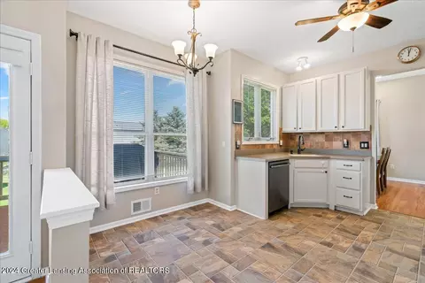 12822 Isle Royale Dr, Dewitt, MI 48820 photo 18
