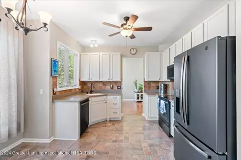 12822 Isle Royale Dr, Dewitt, MI 48820 photo 14