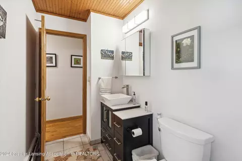 Bath - 3957 Dell Rd, Holt, MI 48842 photo 2 of 3