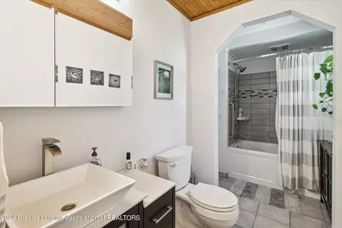 Bath - 3957 Dell Rd, Holt, MI 48842 photo 1 of 3