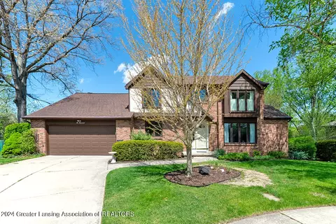 2000 Groton Way, East Lansing, MI 48823