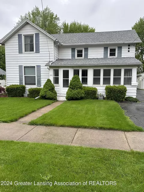105 E Gibbs St, Saint Johns, MI 48879