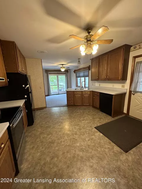 Kitchen - 105 E Gibbs St, Saint Johns, MI 48879 photo 1 of 2