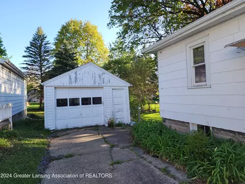 225 E Gier St, Lansing, MI 48906 photo 22