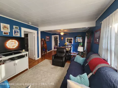 225 E Gier St, Lansing, MI 48906 photo 3