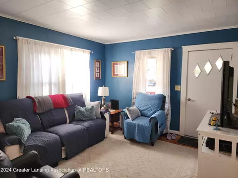 225 E Gier St, Lansing, MI 48906 photo 2