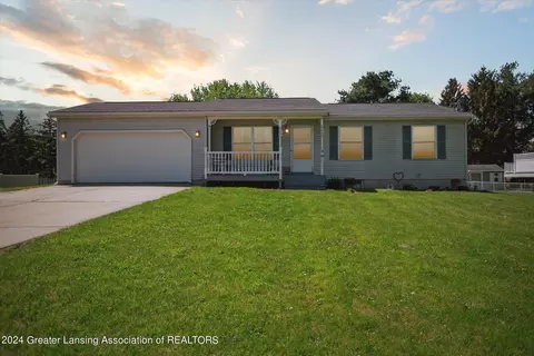 207 N Donegal St, Eaton Rapids, MI 48827