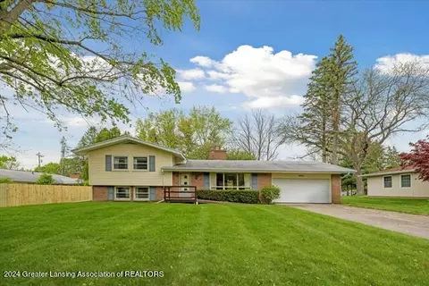 2032 Osage Dr, Okemos, MI 48864