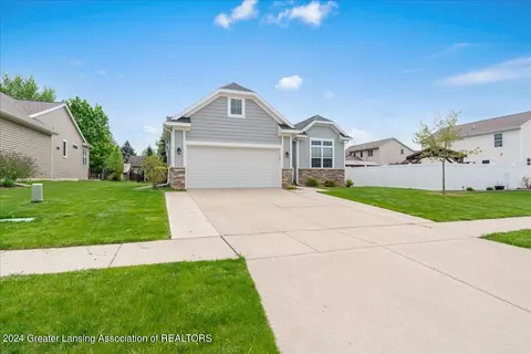 210 Ayla Dr, Dewitt, MI 48820 photo 3
