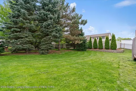 210 Ayla Dr, Dewitt, MI 48820 photo 7