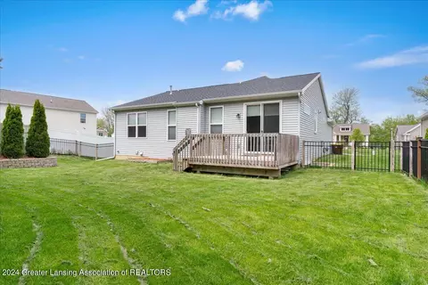 210 Ayla Dr, Dewitt, MI 48820 photo 5