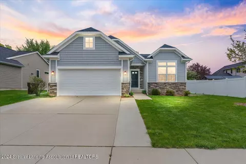 210 Ayla Dr, Dewitt, MI 48820