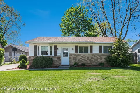 4018 Hillborn Ln, Lansing, MI 48911