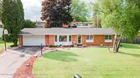 4507 Grandwoods Dr, Lansing, MI 48917