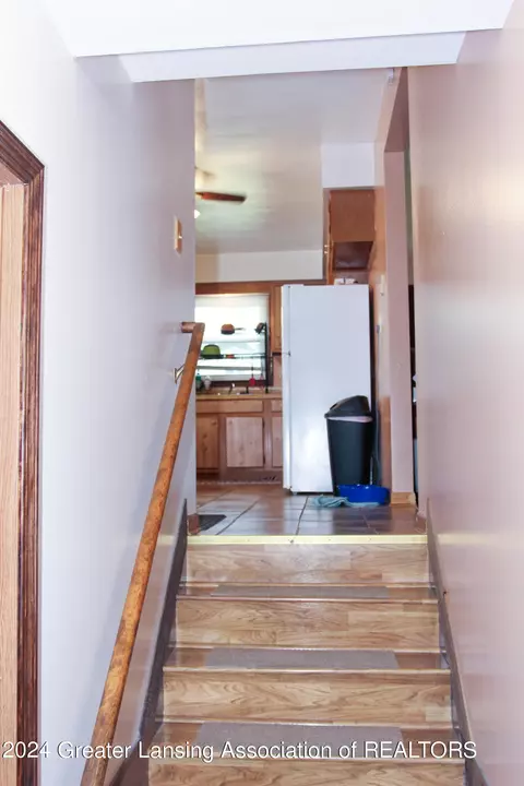 Entry Way - 223 Dutton St, Eaton Rapids, MI 48827 photo 1 of 1
