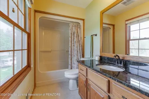 Bath - 3933 W Herbison Rd, Dewitt, MI 48820 photo 4 of 5