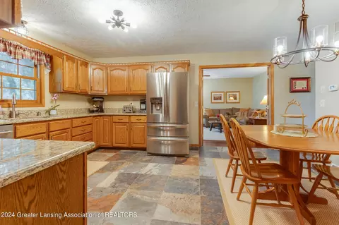 Kitchen - 3933 W Herbison Rd, Dewitt, MI 48820 photo 3 of 3
