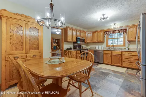 Dining - 3933 W Herbison Rd, Dewitt, MI 48820 photo 4 of 5