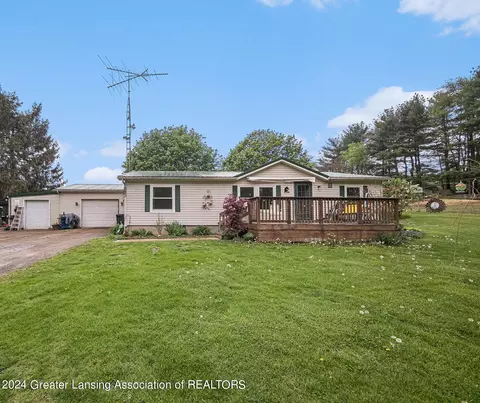 8205 Hilldale Rd, Springport, MI 49284