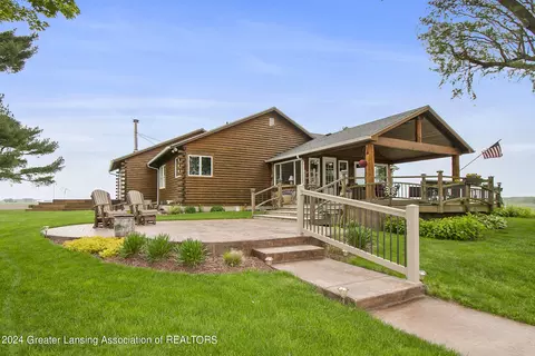 963 W St Joseph Hwy, Grand Ledge, MI 48837