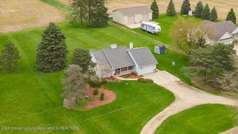 9380 Clark Rd, Grand Ledge, MI 48837