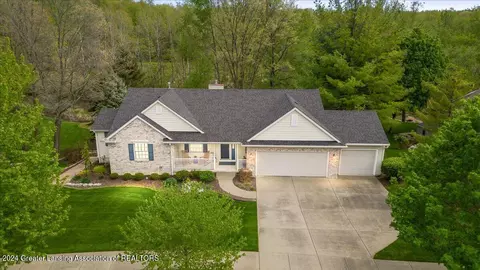 13177 Watercrest Dr, Dewitt, MI 48820