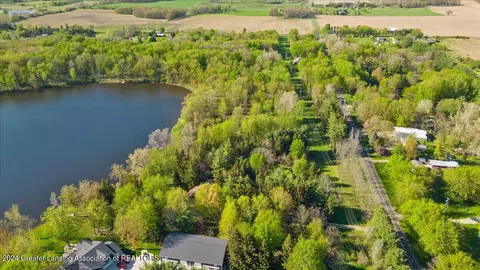 View/Area - 8358 Loomis Rd, Dewitt, MI 48820 photo 5 of 8
