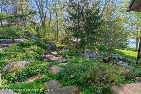 Exterior - 8358 Loomis Rd, Dewitt, MI 48820 photo 10 of 14