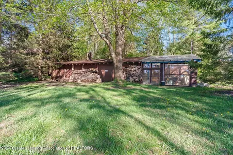 Exterior - 8358 Loomis Rd, Dewitt, MI 48820 photo 13 of 14