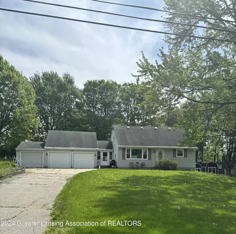 2920 Vermont St, Lansing, MI 48906
