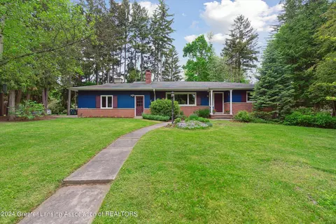 924 Woodingham Dr, East Lansing, MI 48823