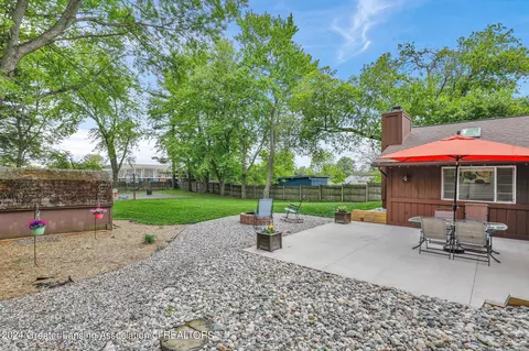 Exterior - 1545 Franklin St, Haslett, MI 48840 photo 6 of 10