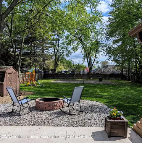 Exterior - 1545 Franklin St, Haslett, MI 48840 photo 3 of 10