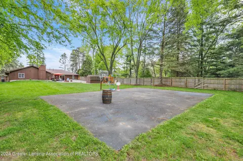 Exterior - 1545 Franklin St, Haslett, MI 48840 photo 10 of 10
