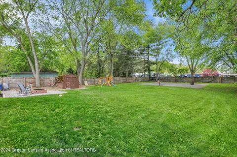 Exterior - 1545 Franklin St, Haslett, MI 48840 photo 9 of 10
