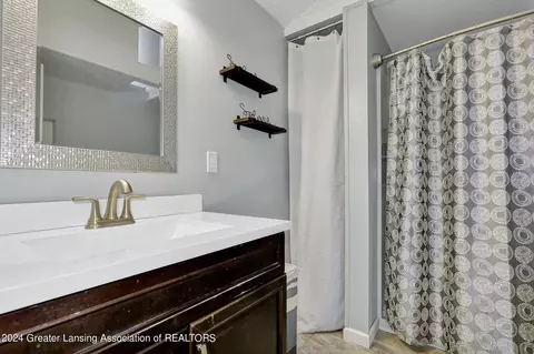 Bath - 1545 Franklin St, Haslett, MI 48840 photo 1 of 2