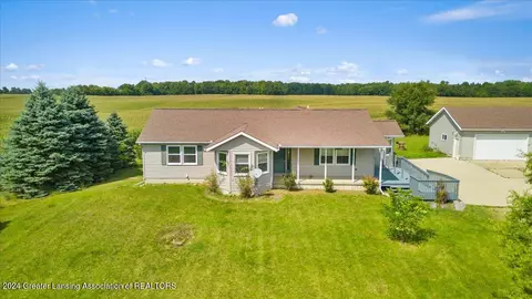 1530 W Lawrence Hwy, Charlotte, MI 48813