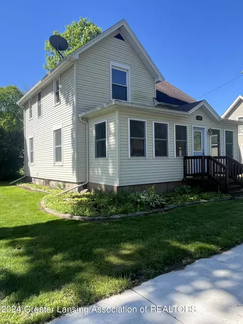 122 E Shaw St, Charlotte, MI 48813 photo 2